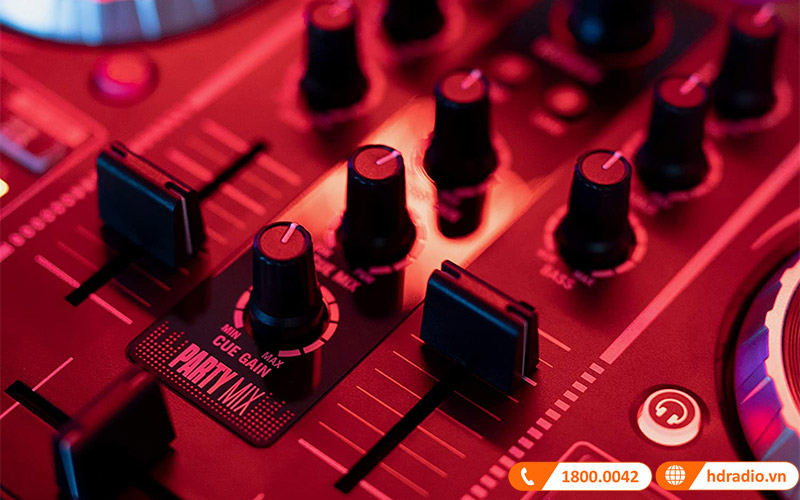 bàn DJ Numark Party Mix 