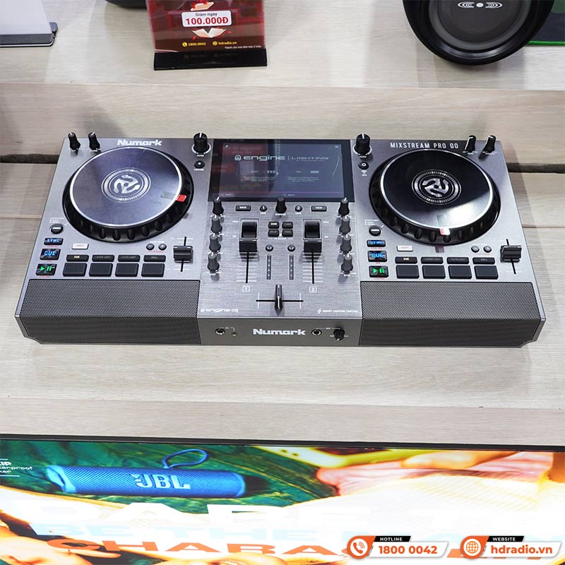 Bàn DJ Numark Mixstream Pro Go, Có loa, pin 5.5h, USB, màn cảm ứng, WiFi, Bluetooth, 3.7kg, Mới-3