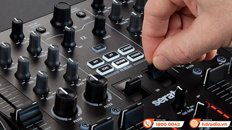 Bàn DJ Numark NS4FX