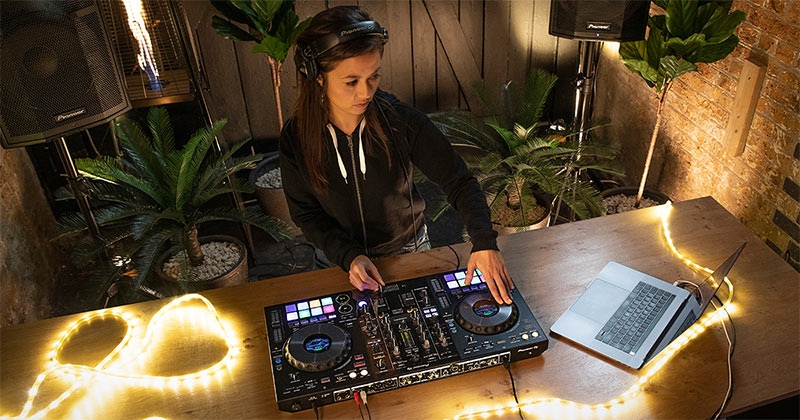 Bàn DJ Pioneer DDJ-800