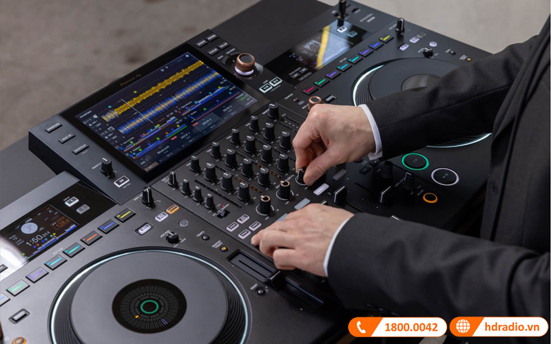 Bàn DJ Pioneer OPUS-QUAD