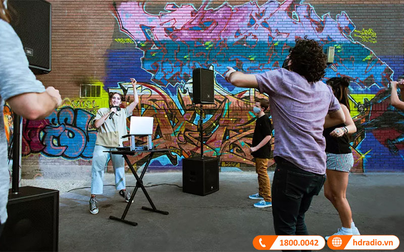 Cung cấp âm trầm sâu sắc và uy lực