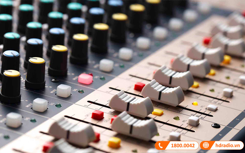 Mixer Soundcraft Nano M24