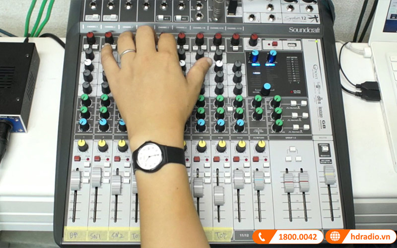 Mixer Soundcraft Signature 12MTK