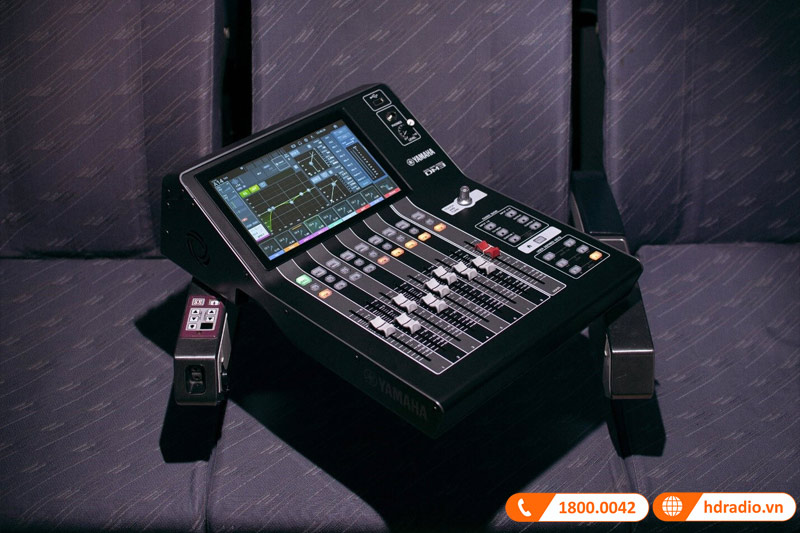 Bàn mixer Yamaha DM3 Standard 