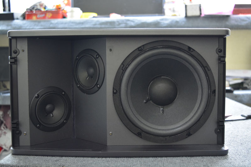 loa jbl ki81 đã tháo e căng trước