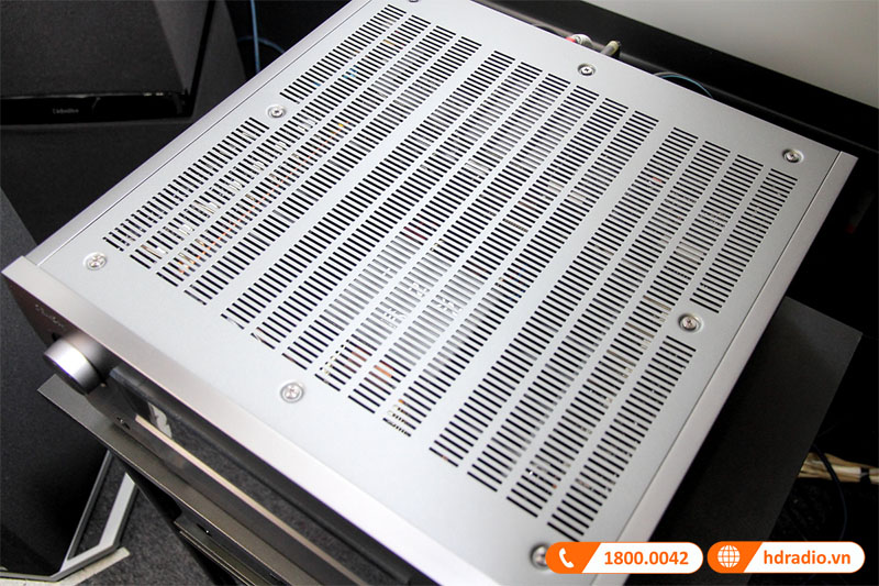 mặt trên là hệ thống tản nhiệt