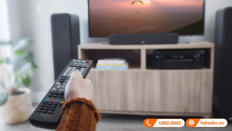 AVC-X6700H có điều khiển từ xa đi kèm