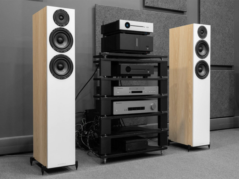 mach phan tan dac biet