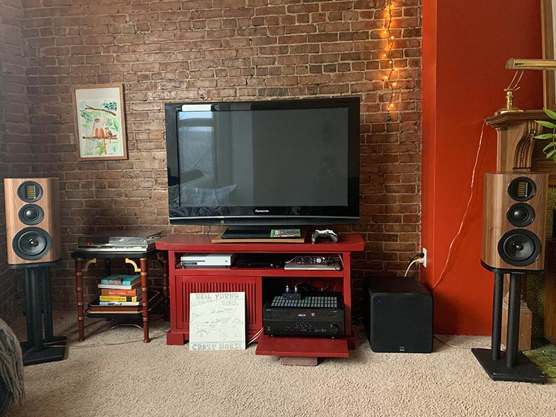 ung dung Loa Wharfedale EVO 4.2