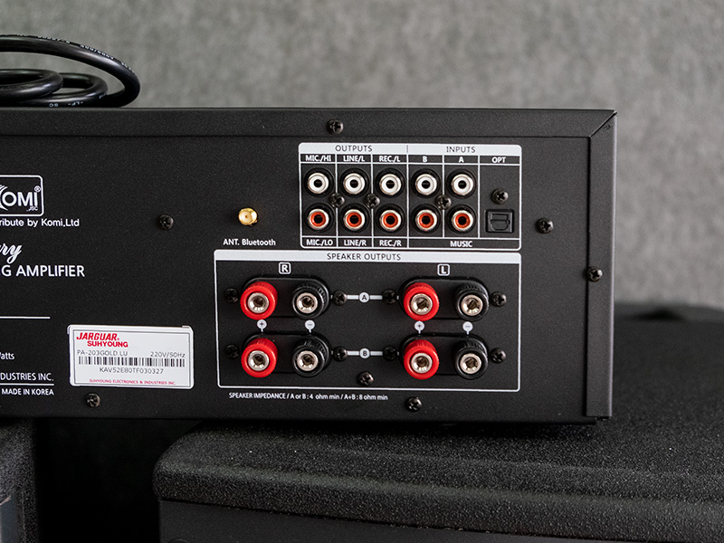 đầu nối dây loa của amply jarguar 203 gold bluetooth luxury