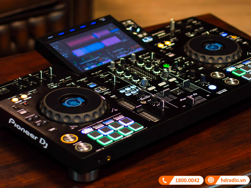 Bàn DJ Pioneer XDJ-RX3