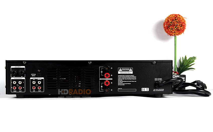 Mặt sau cục đẩy liền vang Kiwi PD 8800