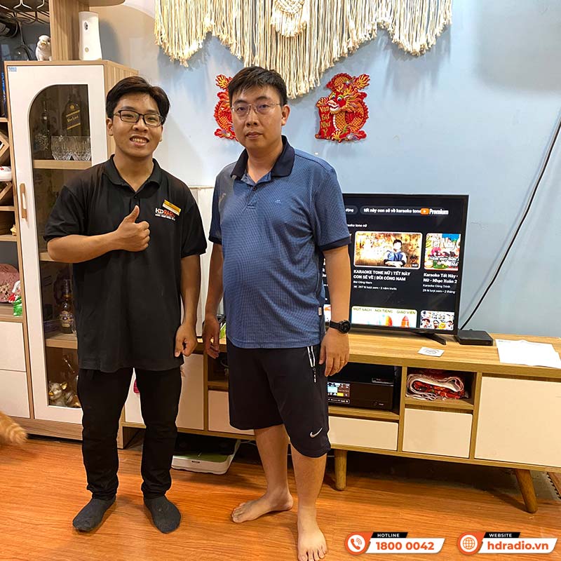 khách hàng mua dàn karaoke sử dụng Neko AK3500