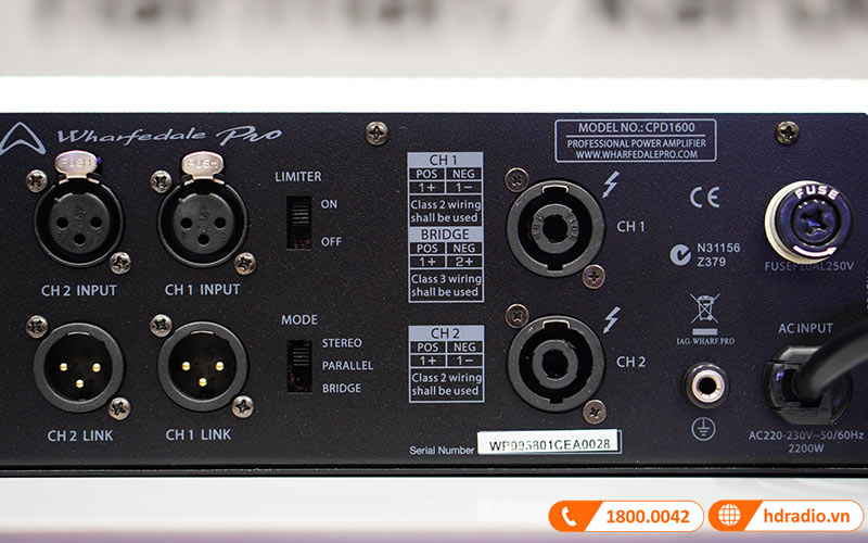 Các cổng kết nối Ảnh mặt sau Wharfedale CPD1600 Các cổng kết nối Ảnh mặt sau Wharfedale CPD1600