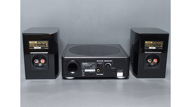 mặt sau dàn nghe nhạc TEAC LS-WH01