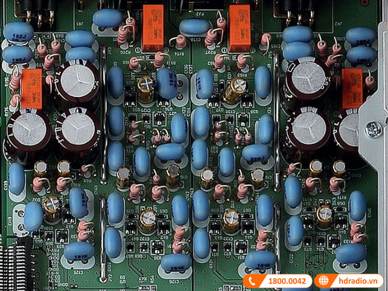 Bo mạch kỹ thuật số / analog với mạch cung cấp điện tích hợp