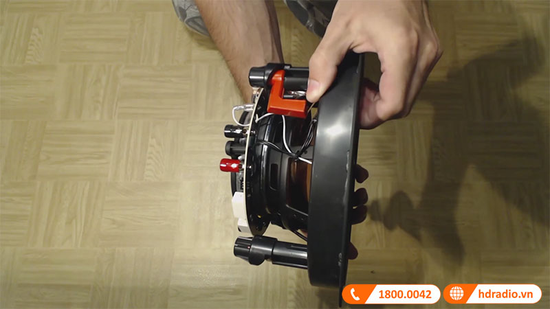 âm thanh năng động, mạnh mẽ