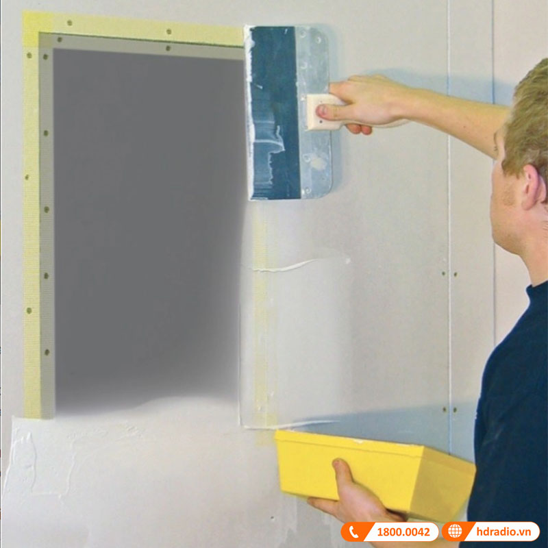 có thể sơn lên mặt hoặc dùng giấy dán tường