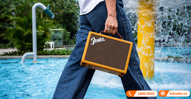 Loa Fender Indio 2 Tweed voi quai xach di kem