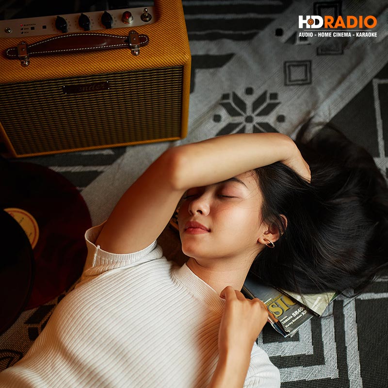 Loa Fender Monterey Tweed-5