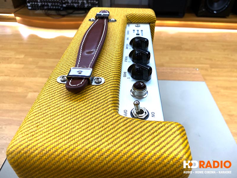 Loa Fender Monterey Tweed