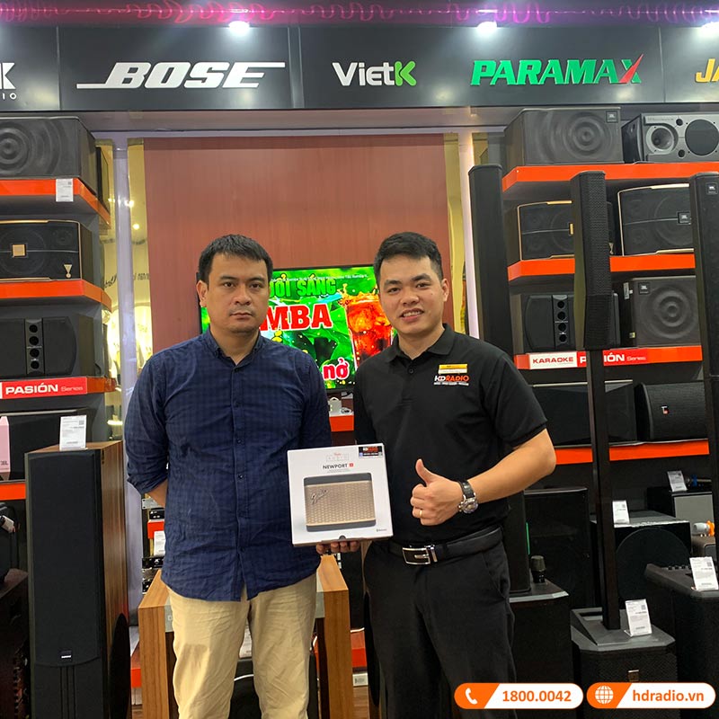 Loa Fender Newport 2-2