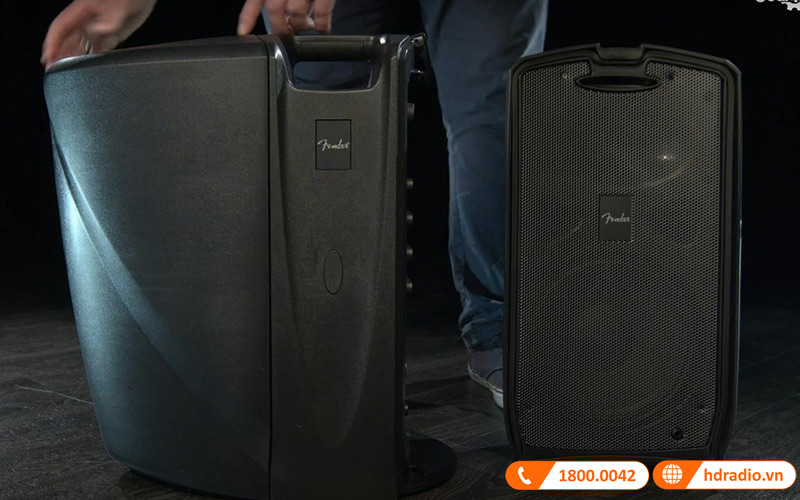 Fender Passport Venue Series 2 co chat lieu nhua duc