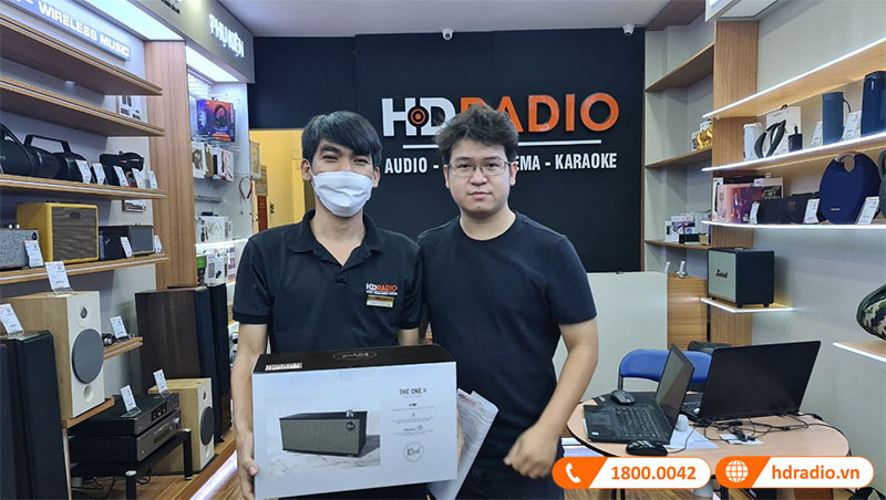 khách hàng mua loa Klipsch The One 2 Matte Black tại HDRadio