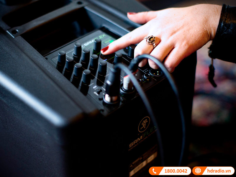 Mixer Loa Mackie SRM-Flex