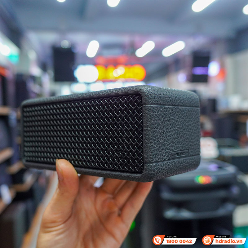 Loa Marshall Emberton 3