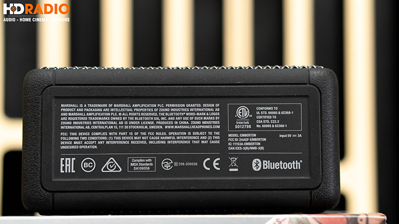 ảnh thực tế loa Marshall Emberton moi 5