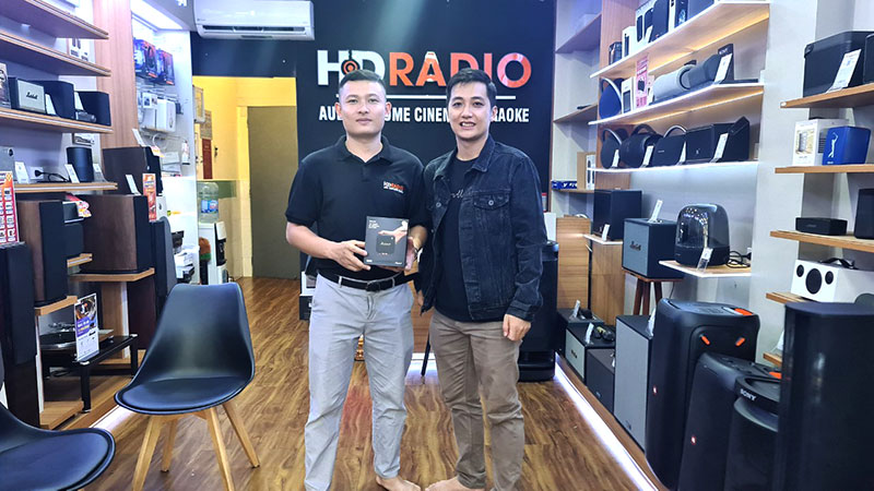 khách hàng mua Loa bluetooth Marshall Willen chính hãng ash tại hdradio