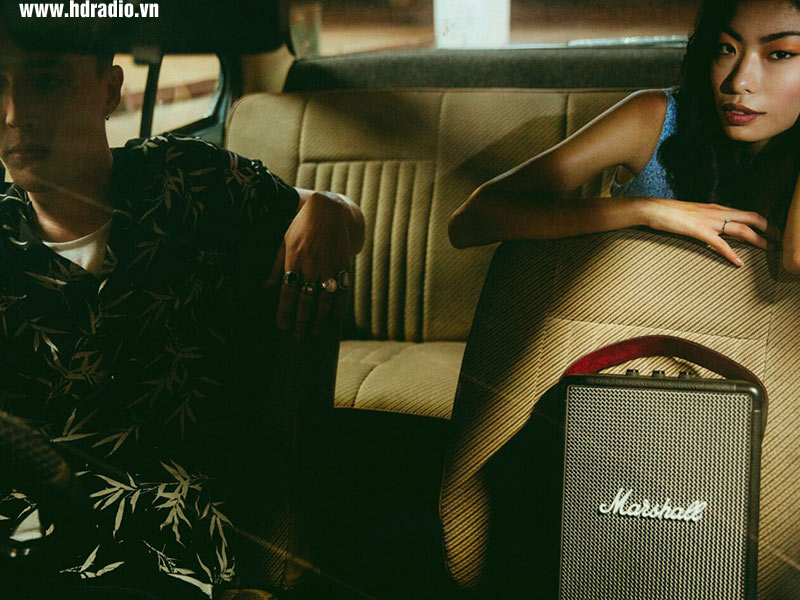 Ứng dụng Loa Marshall Tufton nghe nhạc trên xe