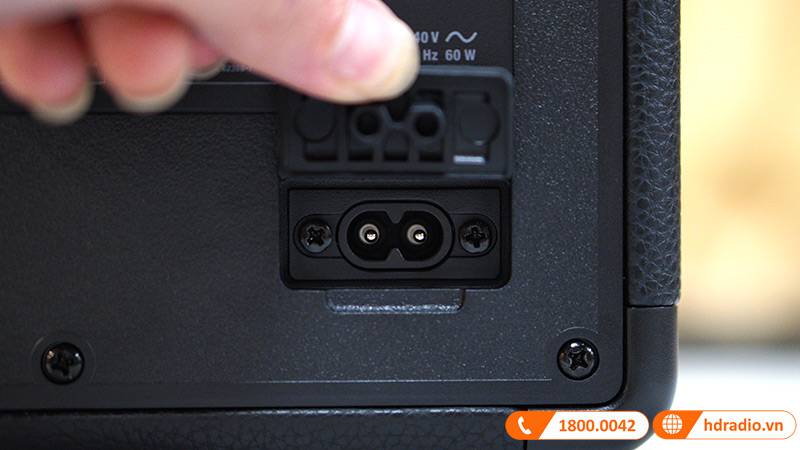 Loa Marshall Tufton black and brass