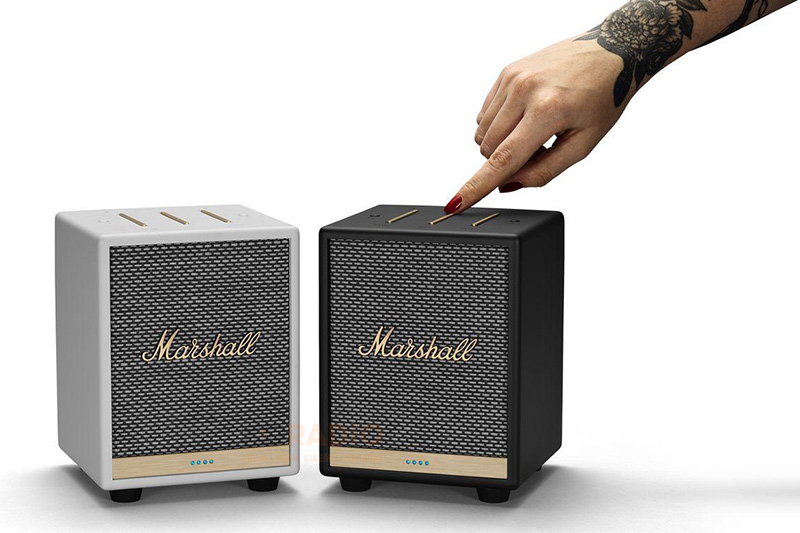 loa Marshall Uxbridge Voice With Google Assistant mau den va mau trang