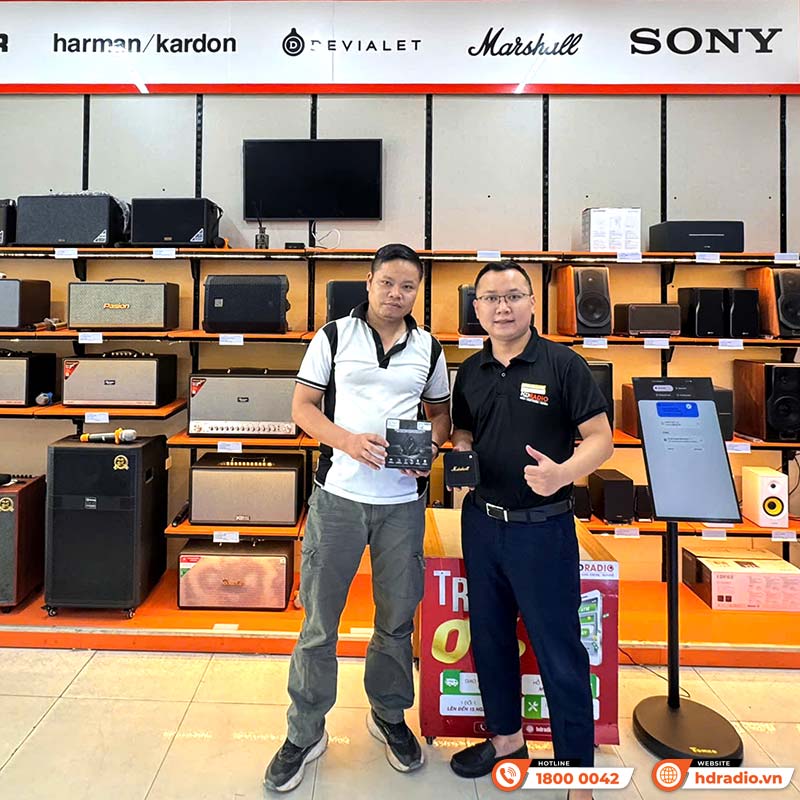 khách hàng chọn mua Loa di động Marshall Willen 2 tại hdradio