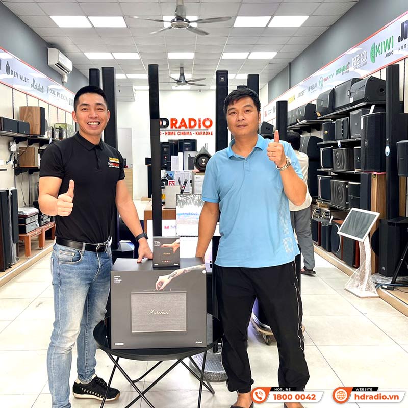 Khách hàng mua loa Marshall Woburn 3 tại HDRadio