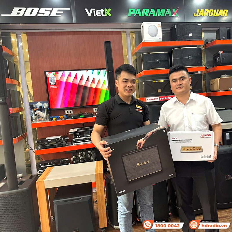 khach hang mua loa marshall woburn 3 tai hdradio