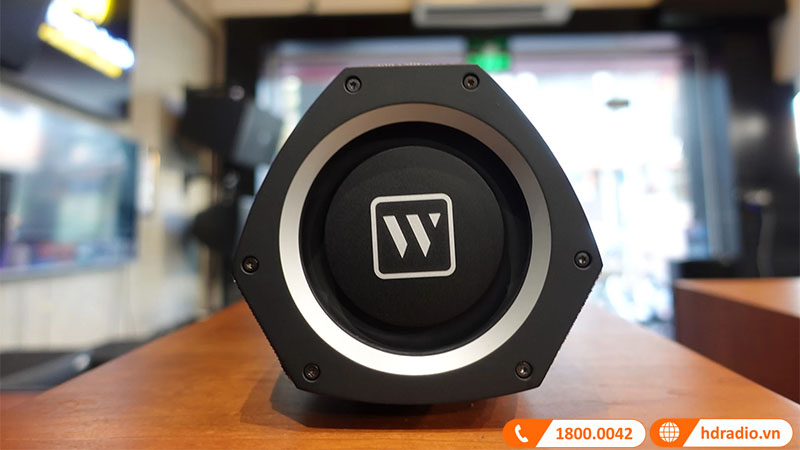 kết nối có dây Type-C và AUX 3.5mm