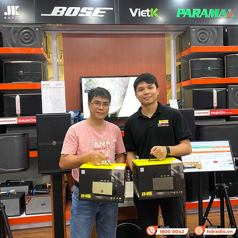 khách hàng mua Loa Alpha Works W88 chính hãng tại hdradio