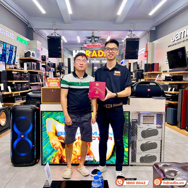 Loa B&O Beosound A1 Gen 2, Pin 18h, Công Suất 60W, IP67, Bluetooth, Micro thoại, Điều khiển giọng nói qua Alexa-7