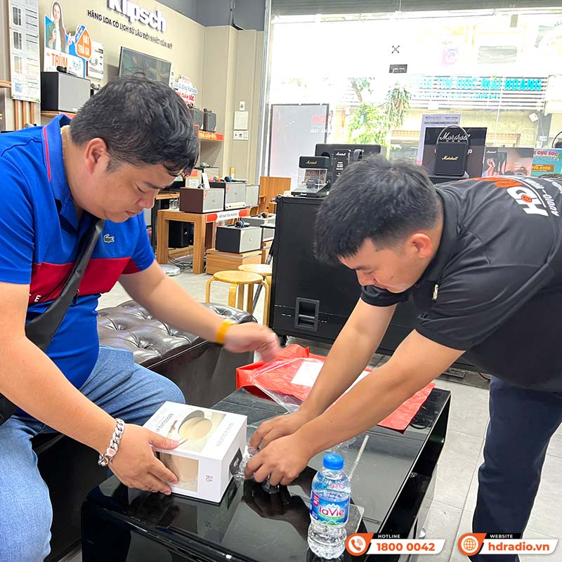 Loa B&O Beosound A1 Gen 2, Pin 18h, Công Suất 60W, IP67, Bluetooth, Micro thoại, Điều khiển giọng nói qua Alexa-11