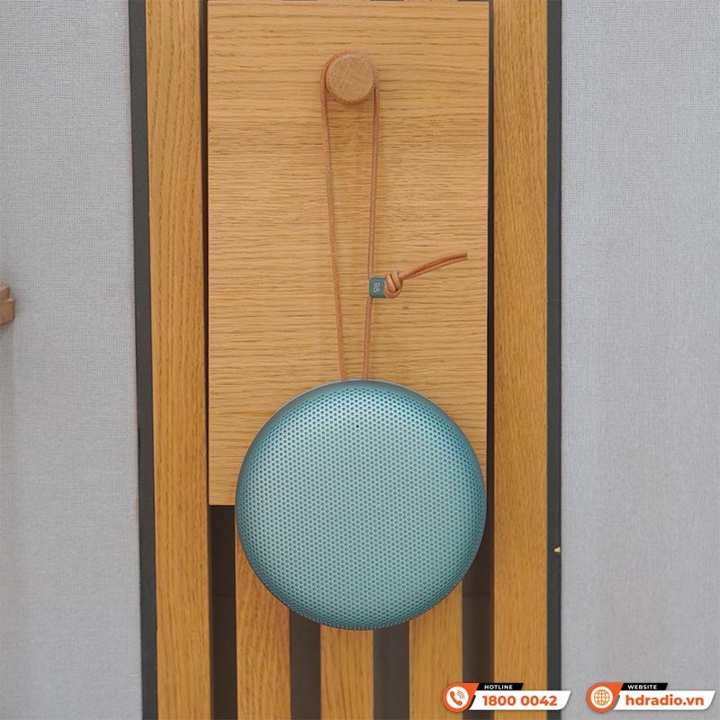 Loa B&O Beosound A1 Gen 3, Pin 24h, Âm thanh 360 độ, Công suất 60W, Chống nước IP67, Bluetooth 5.1, App Bang & Olufsen-1