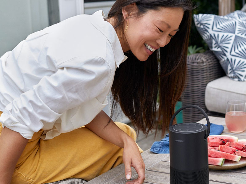 Loa Bose Portable Home Speaker tich hop micro dam thoai