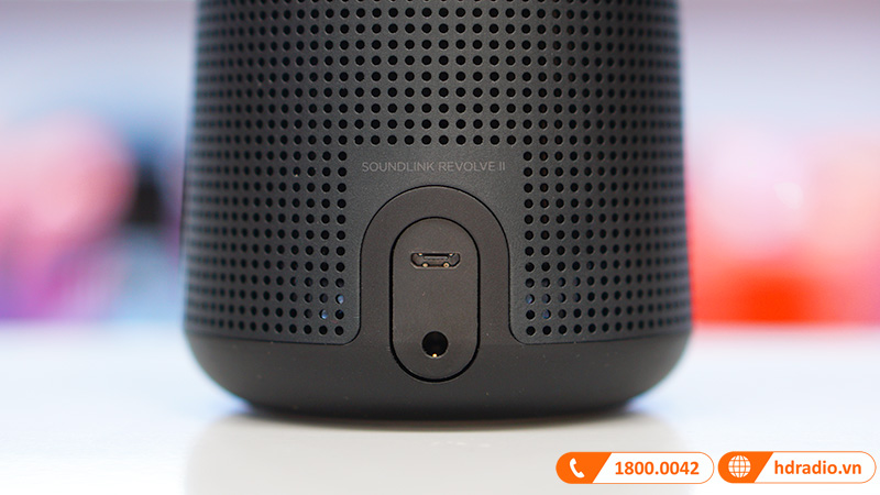 Mat sau Loa Bose Soundlink Revolve 2