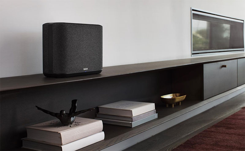 có 2 phiên bản màu trắng và đen