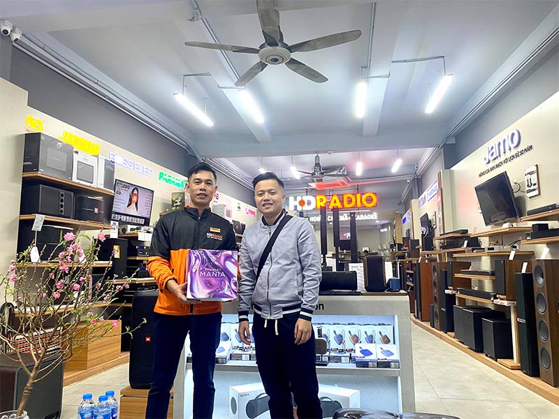 Khách hàng đã mua loa DEVIALET Mania tại HDRadio