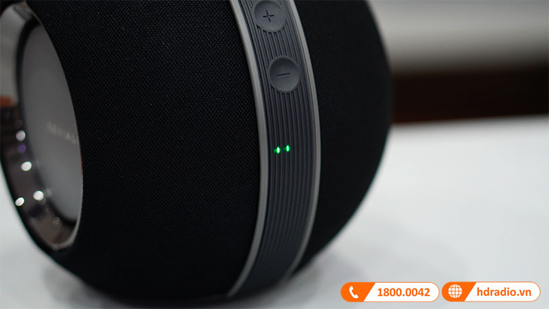 đèn LED sáng khi hoạt động 