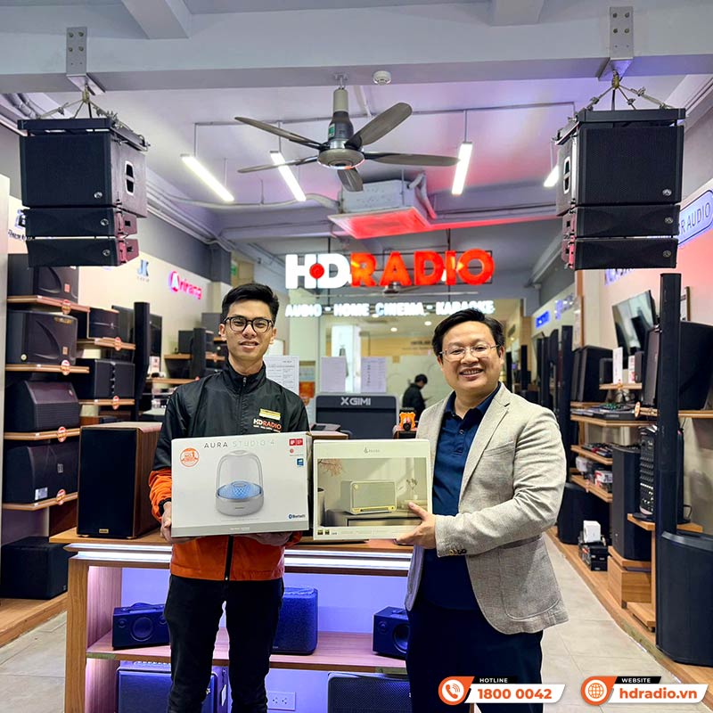 khách hàng mua loa Harman Kardon Aura Studio 4 chính hãng tại hdradio